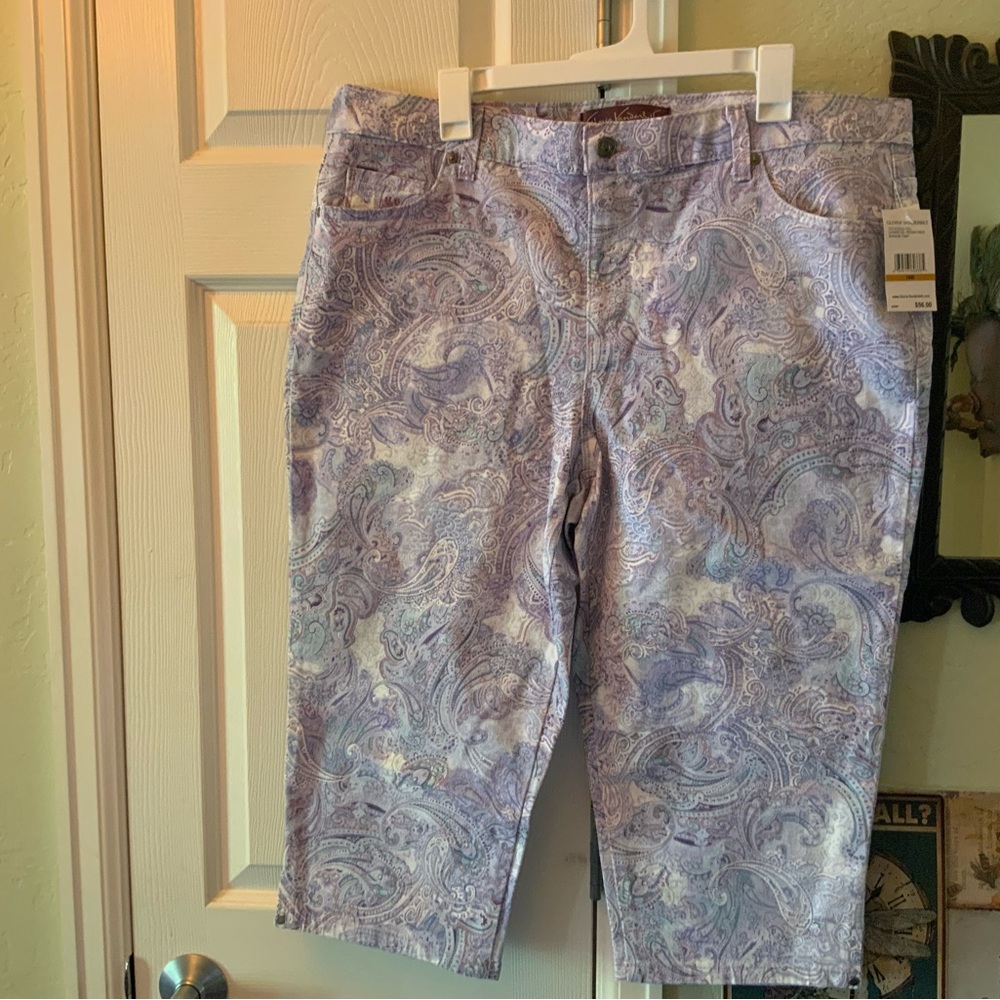 Paisley Print Capris